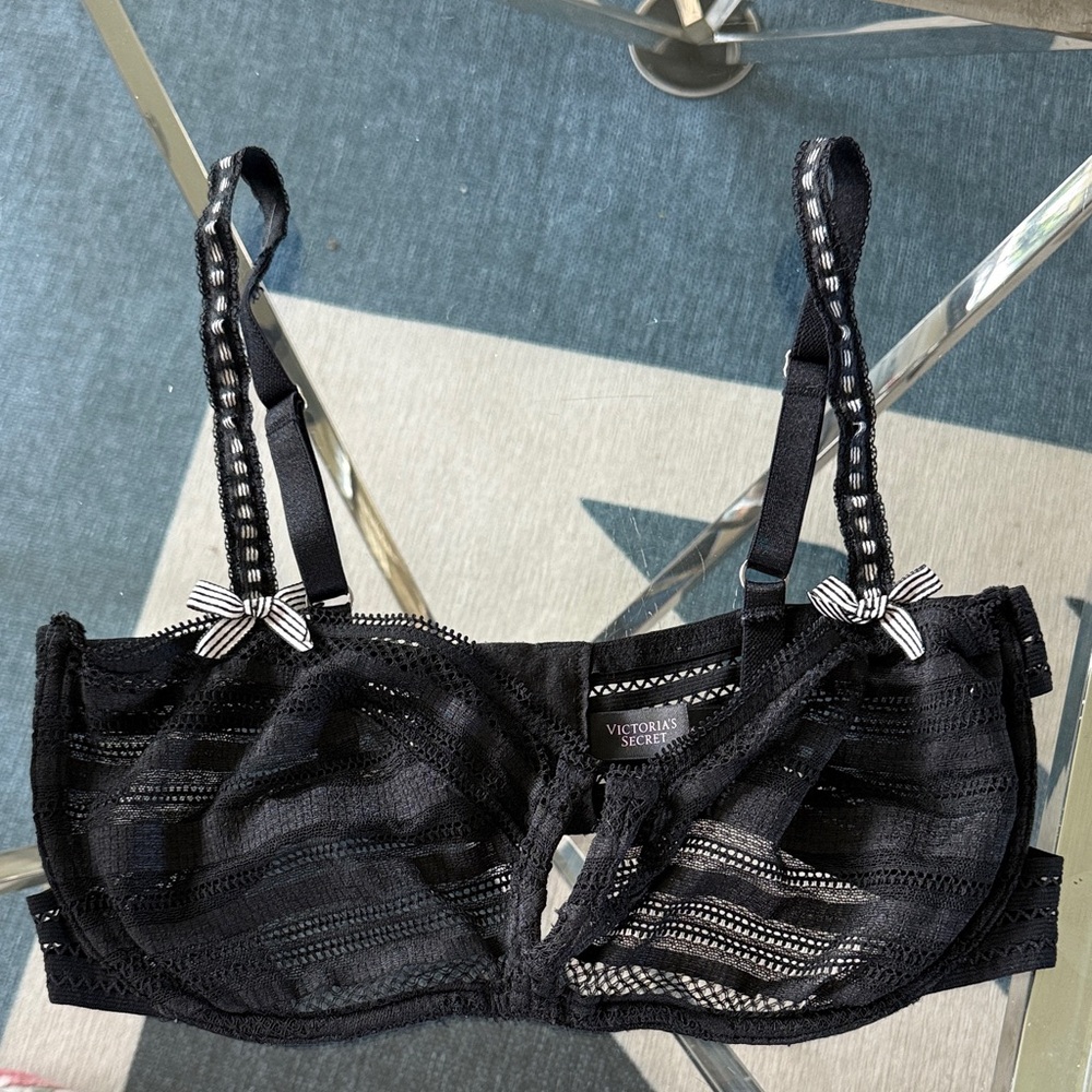 💋 Victoria's Secret Black Mesh Striped Bow Underwire Bra 36DD 36E